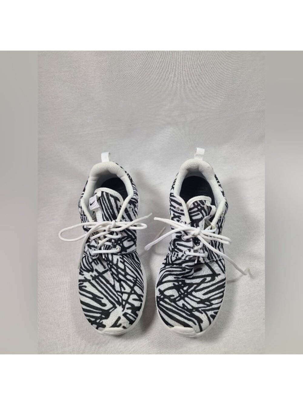 Nike Womens Roshe One 599432-110 Black Running Shoes Sneakers Size 6 - Picture 4 of 6